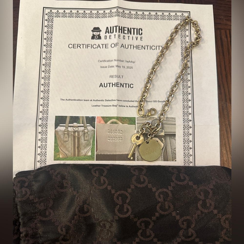 Gucci Leather Treasure Bag White and Beige w/ Key, charm, dusty & COA - Picture 17 of 17